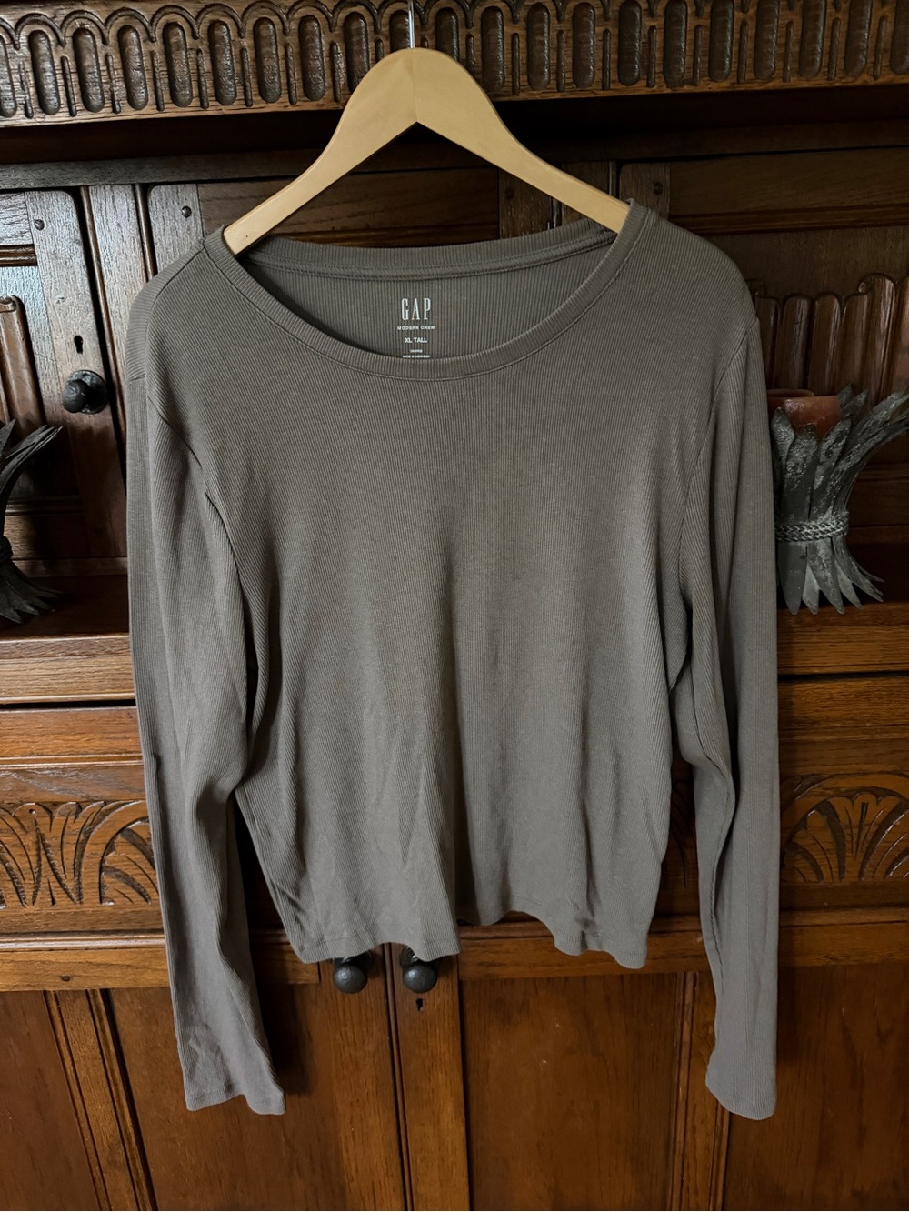 GAP Women's Long Sleeve Cropped Modern Crewneck T Shirt Top — Taupe size XL Tall